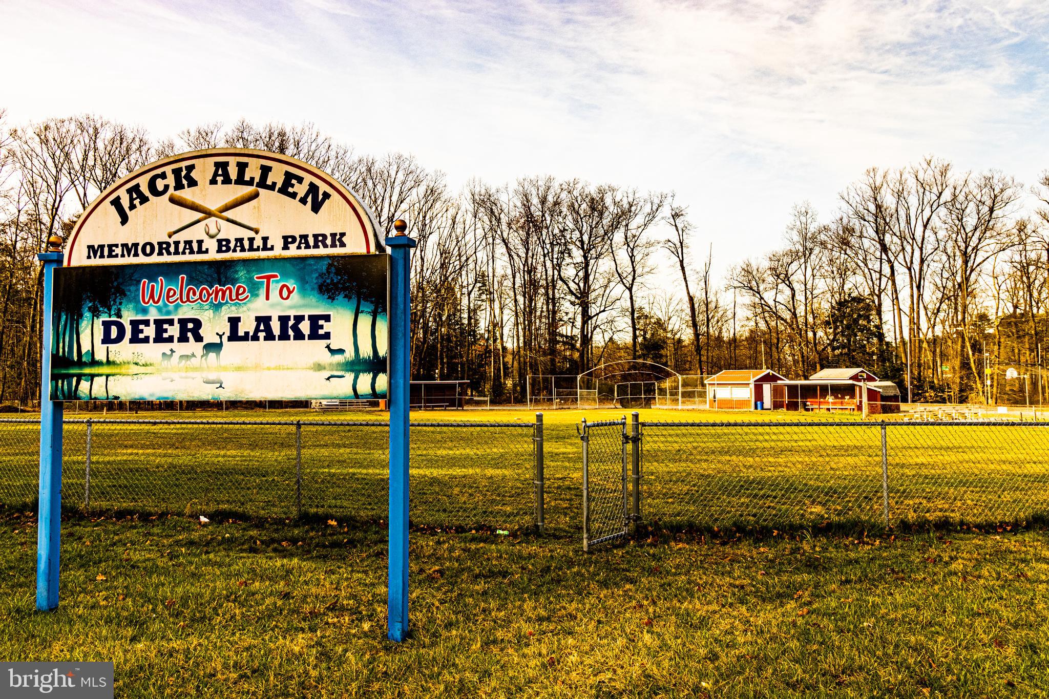 DEER LAKE - Residential