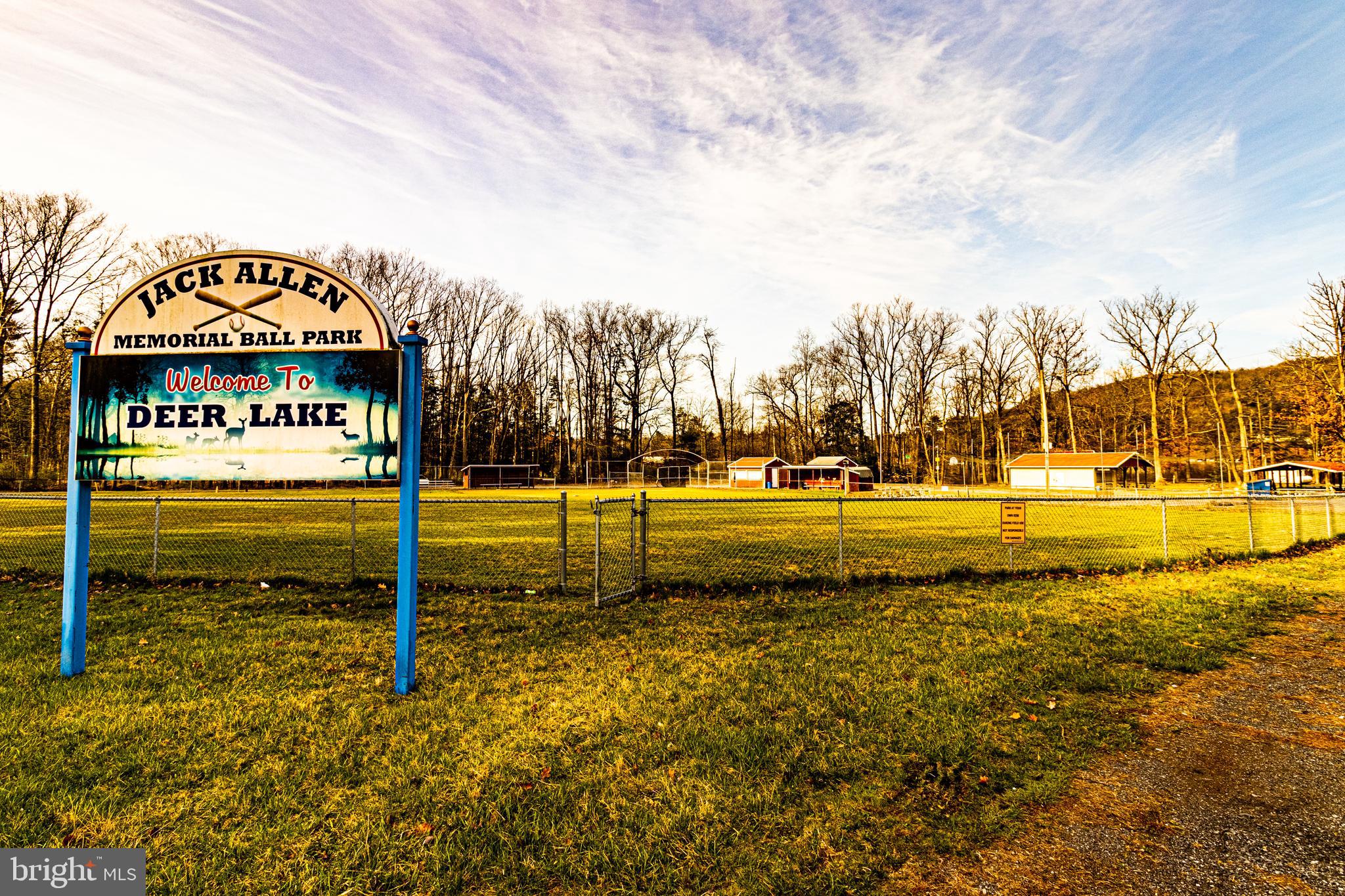 DEER LAKE - Residential