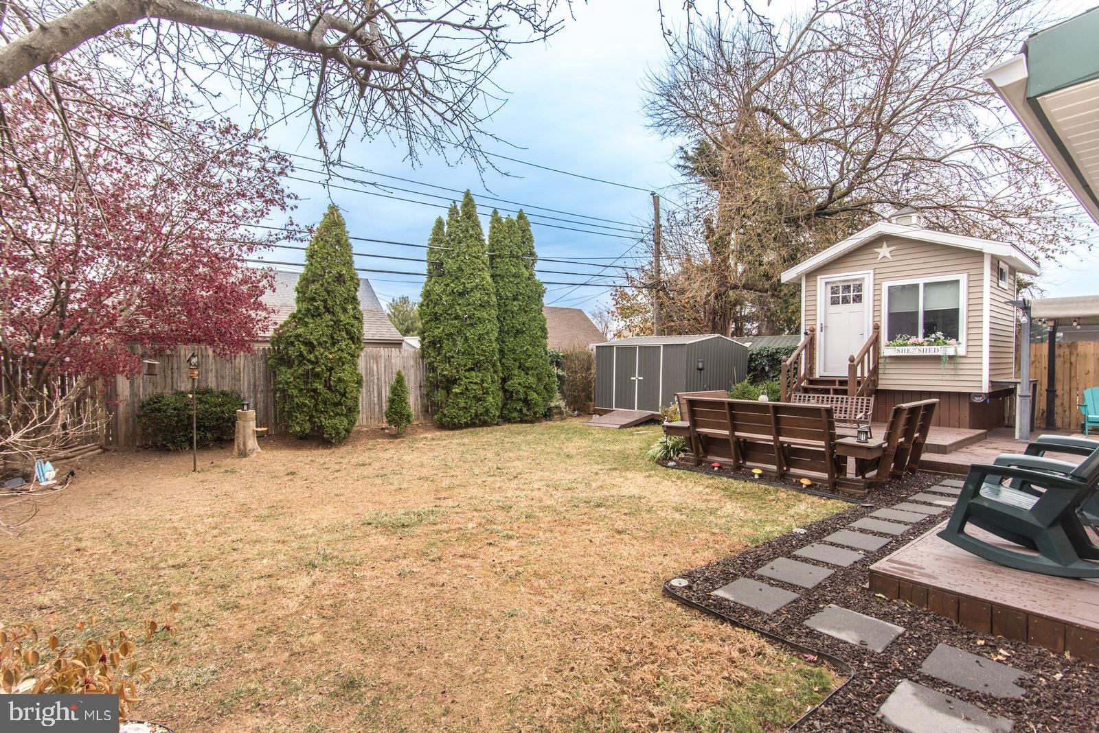 ACADEMY GARDENS - Residential