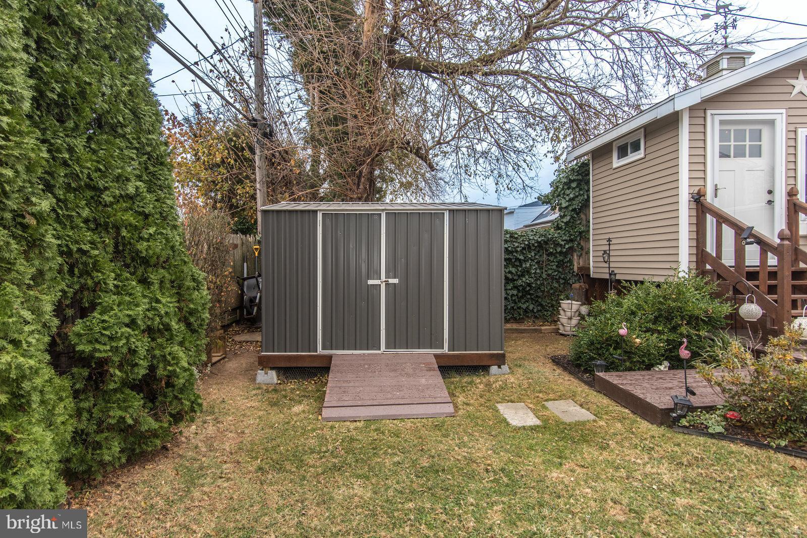 ACADEMY GARDENS - Residential