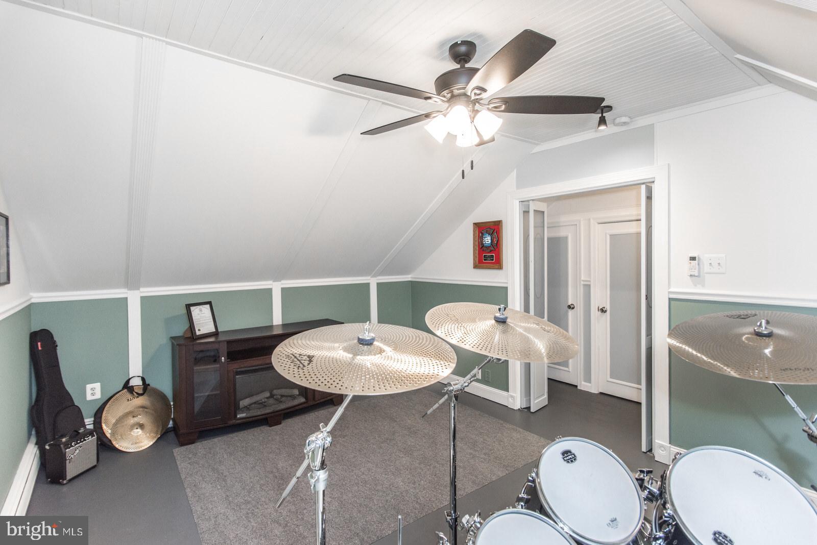 ACADEMY GARDENS - Residential