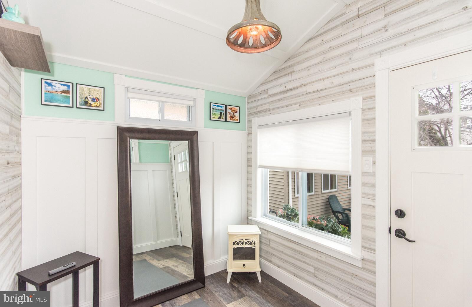 ACADEMY GARDENS - Residential