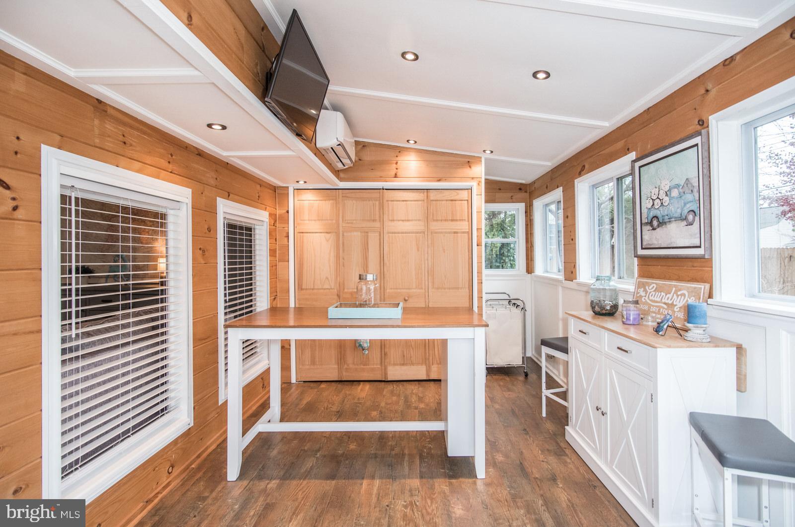 ACADEMY GARDENS - Residential