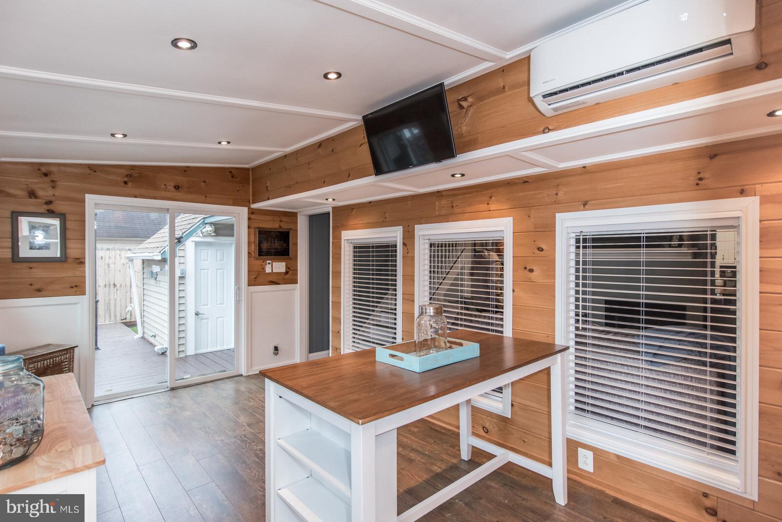 ACADEMY GARDENS - Residential