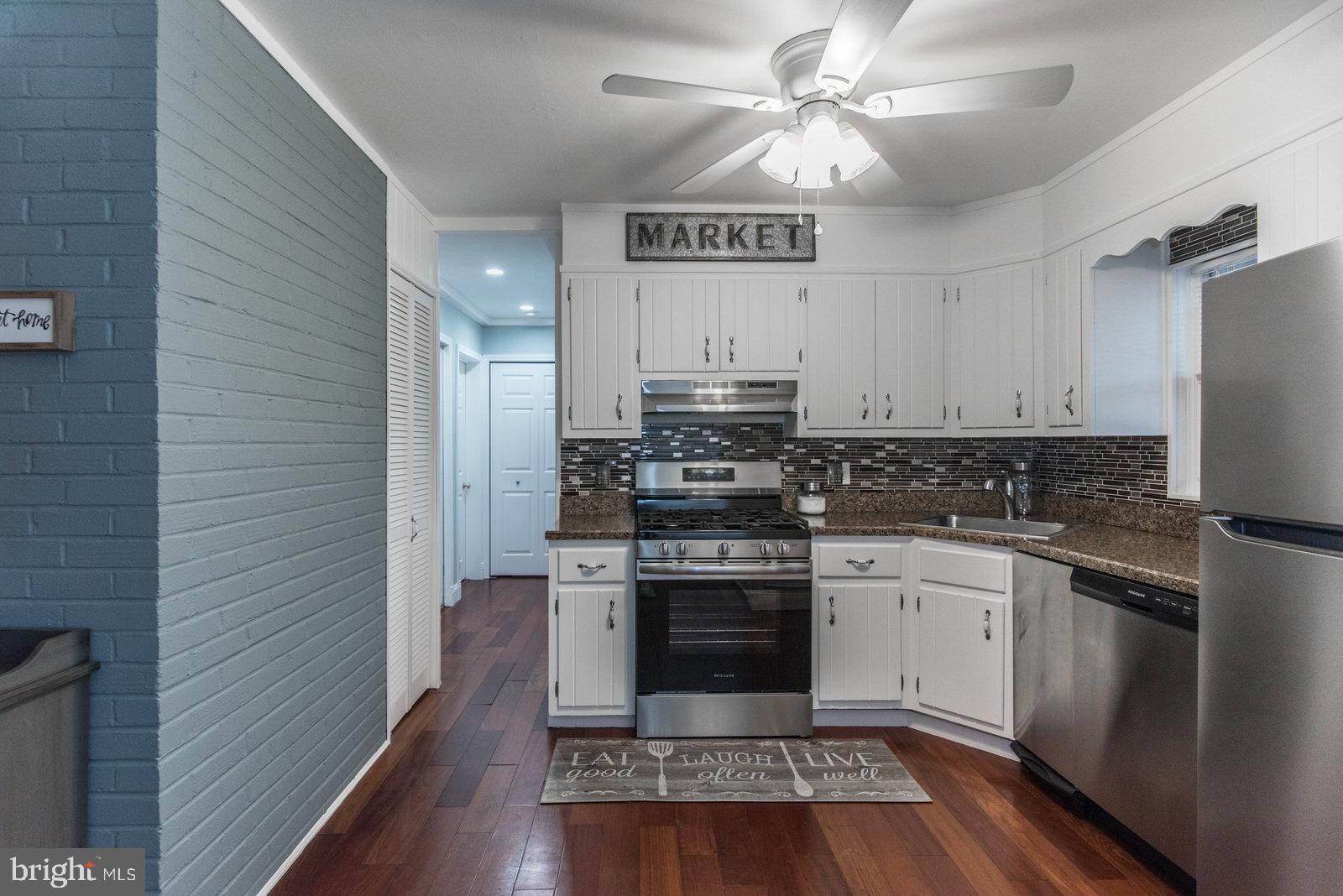 ACADEMY GARDENS - Residential