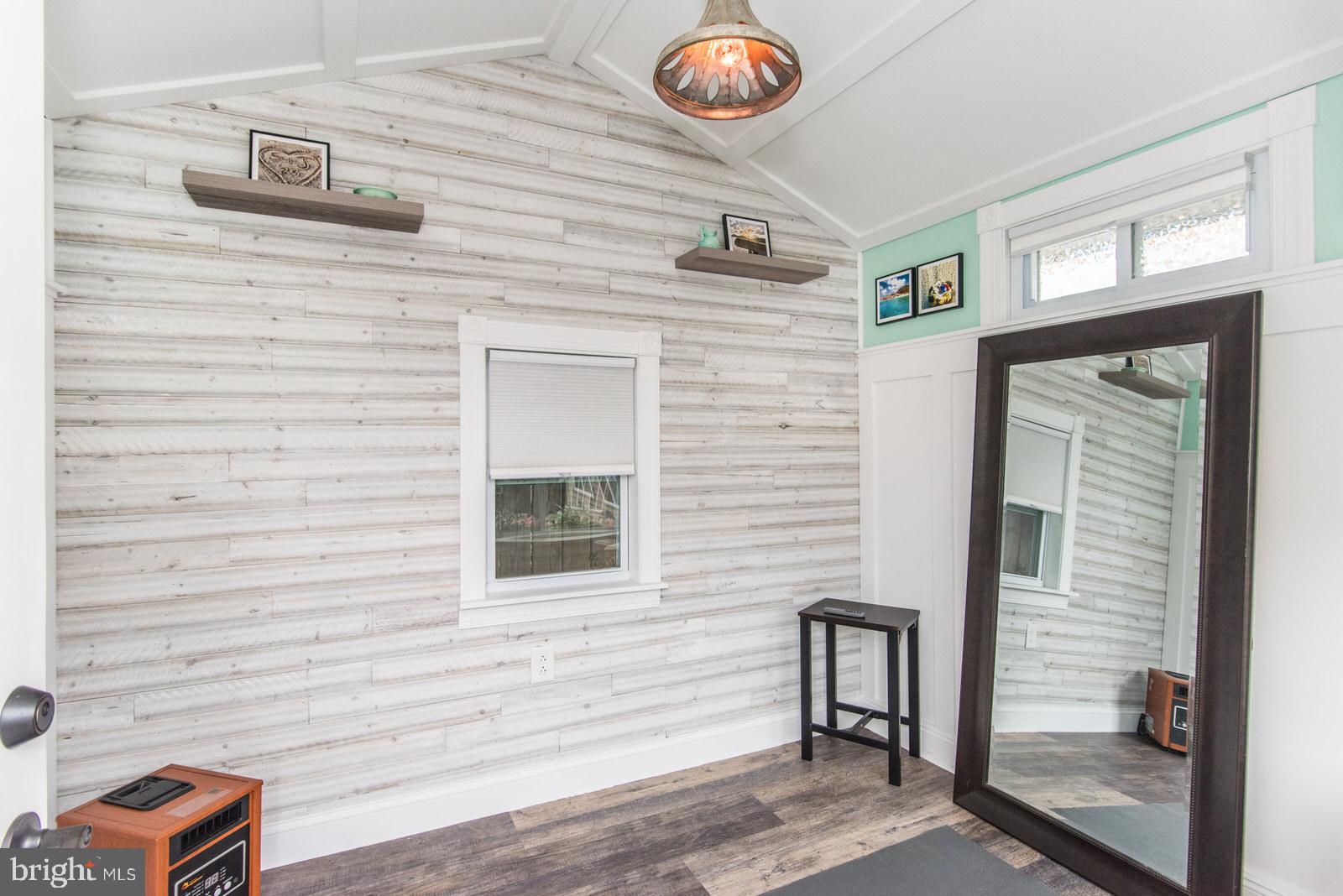 ACADEMY GARDENS - Residential