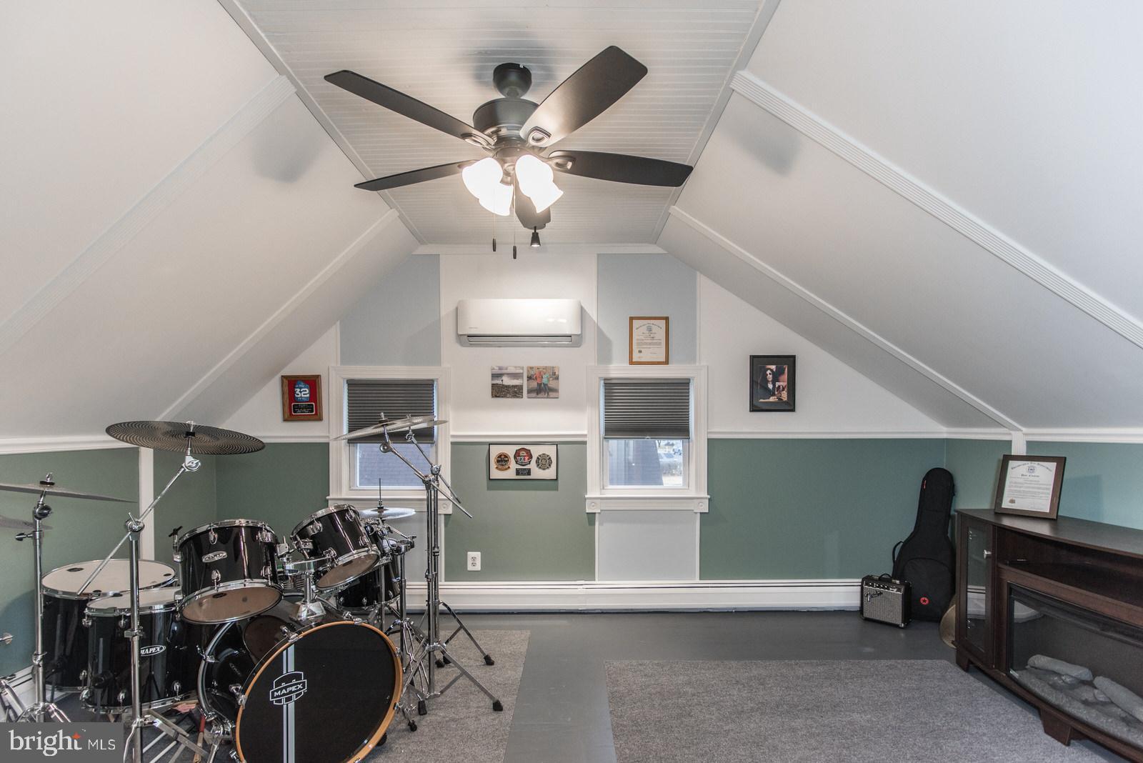 ACADEMY GARDENS - Residential