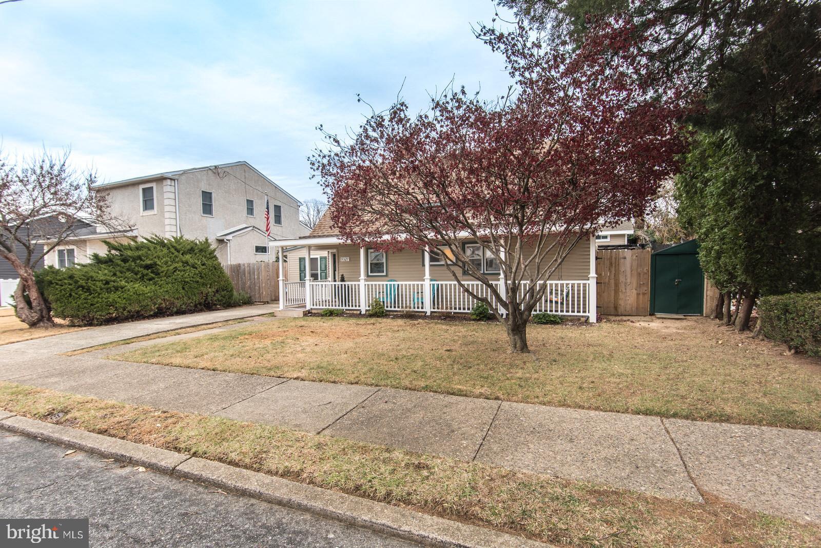 ACADEMY GARDENS - Residential