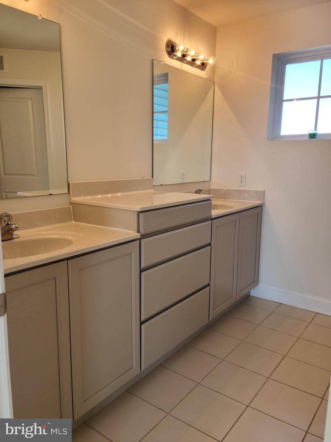 VILLAGE OF BAYBERRY - Residential Lease