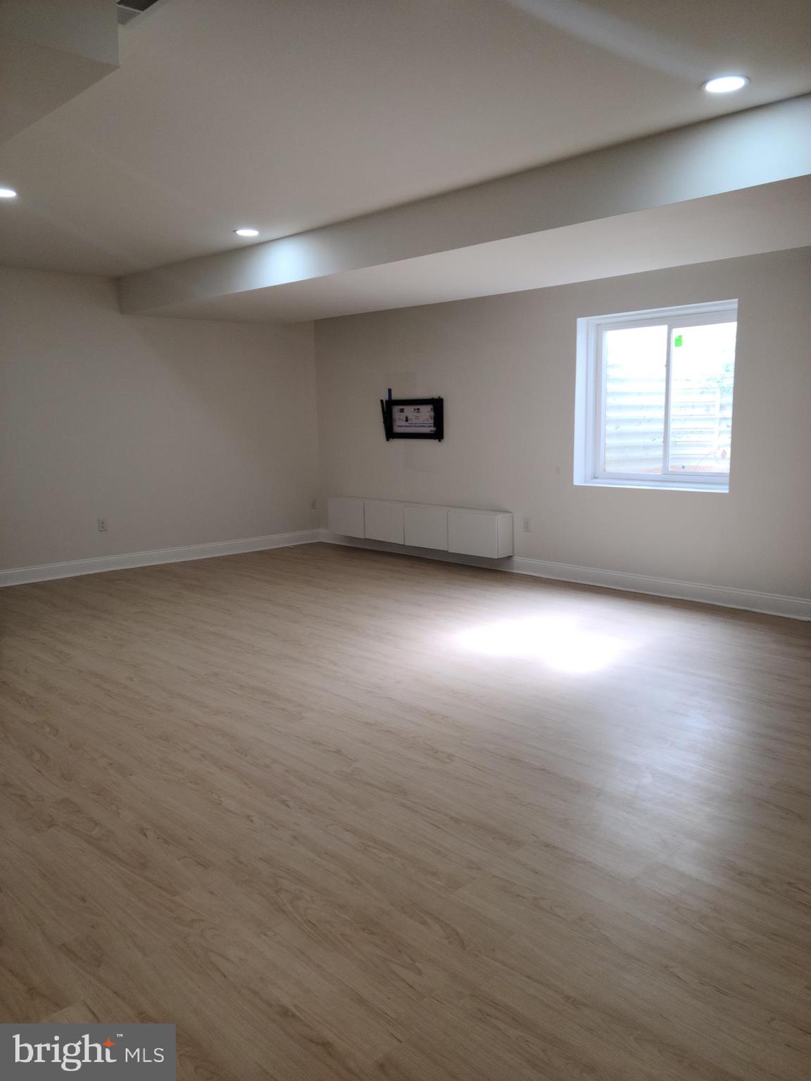 VILLAGE OF BAYBERRY - Residential Lease