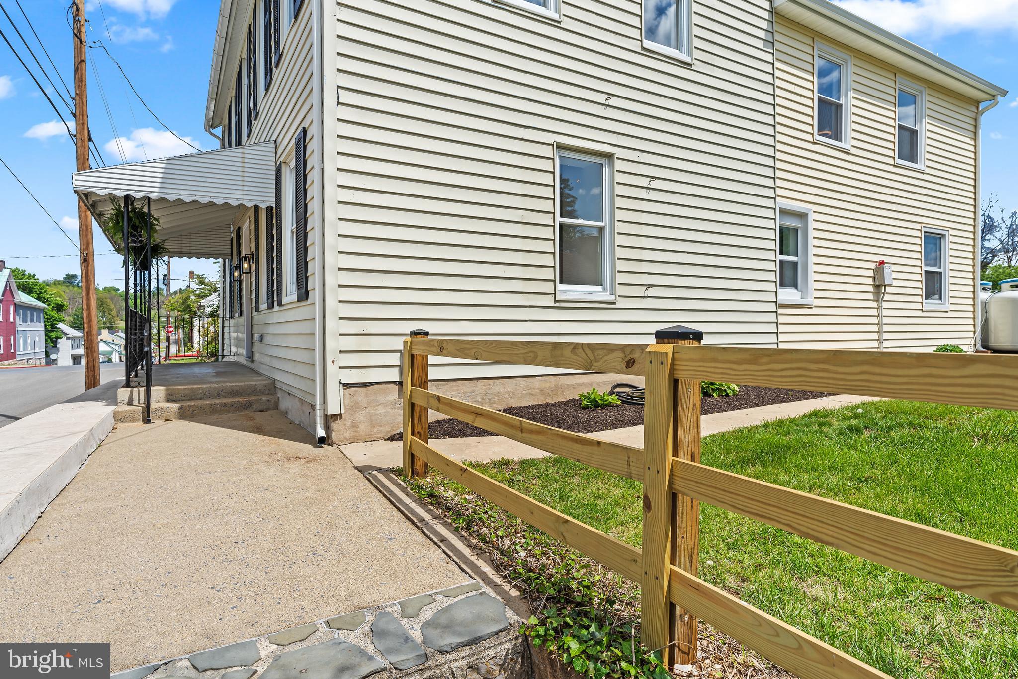 SHARPSBURG - Residential