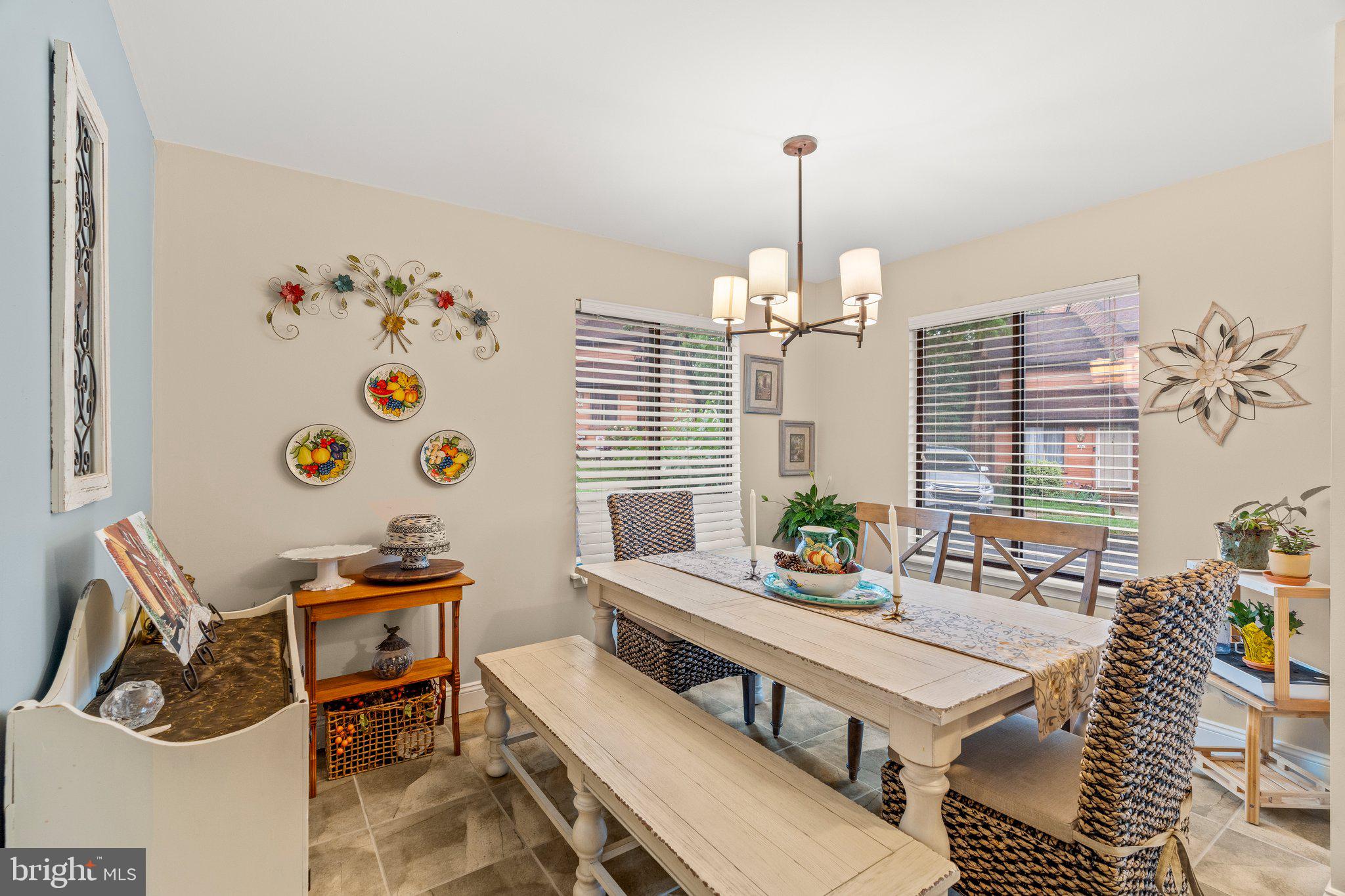 325 WINDING WAY