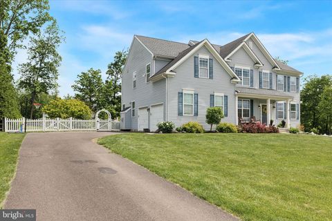 5932 WOODRIDGE DRIVE GREEN LANE PA 18054