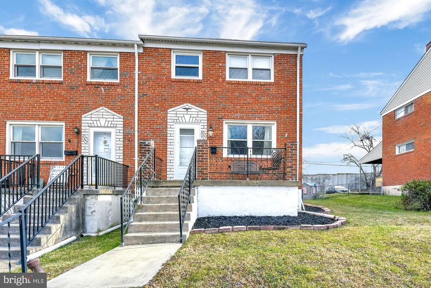 MOVE RIGHT INTO THIS METICULOUSLY WELL MAINTAINED END OF GROUP TOWNHOME.  SPECIAL ATTENTION TO DETAIL W/CROWN MOLDINGS AND CHAIR RAIL.  GLEAMING HARDWOOD FLOORS, UPDATED KITCHEN W/STAINLESS APPLIANCES AND GRANITE COUNTER TOP.  2 FULL UPDATED BATHS - CLUBROOM AND HUGE LAUNDRY ON LOWER LEVEL W/WALK UP TO OUTSIDE.  GREAT FENCED BACKYARD W/NEW STORAGE BUILDING AND PARKING PAD FOR 2 CARS.  HURRY!  WON'T LAST LONG!