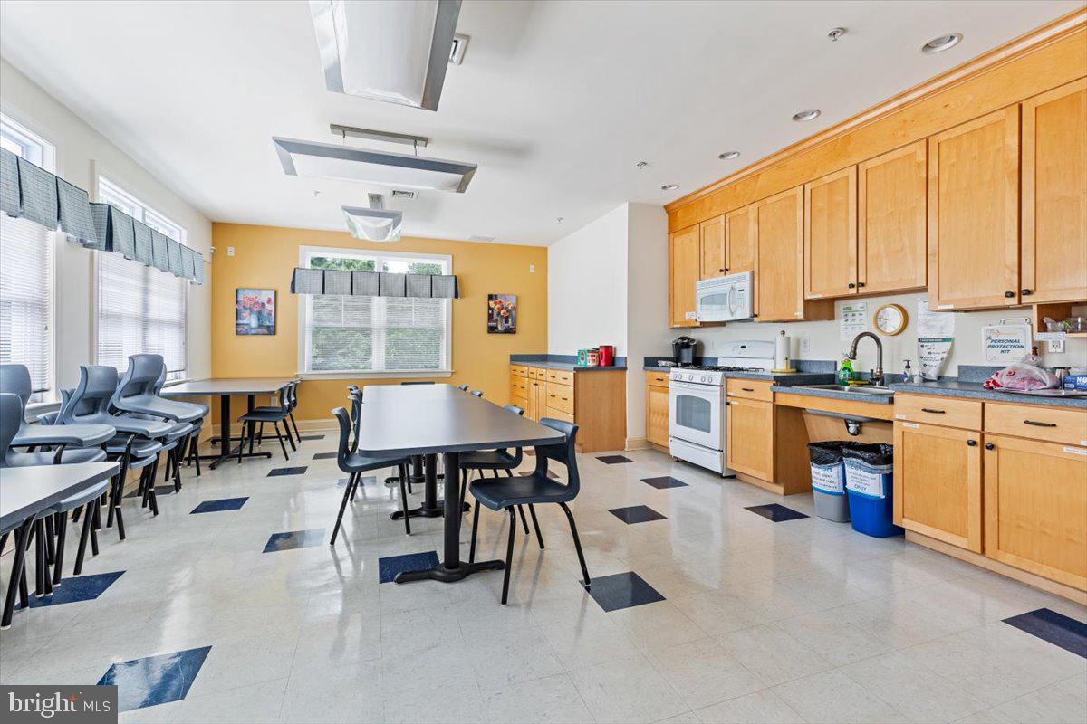 COLDSTREAM CROSSING - Residential