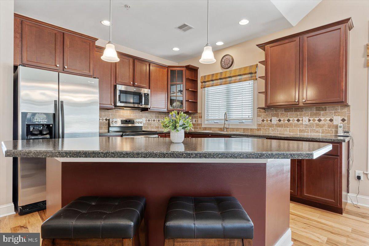 COLDSTREAM CROSSING - Residential