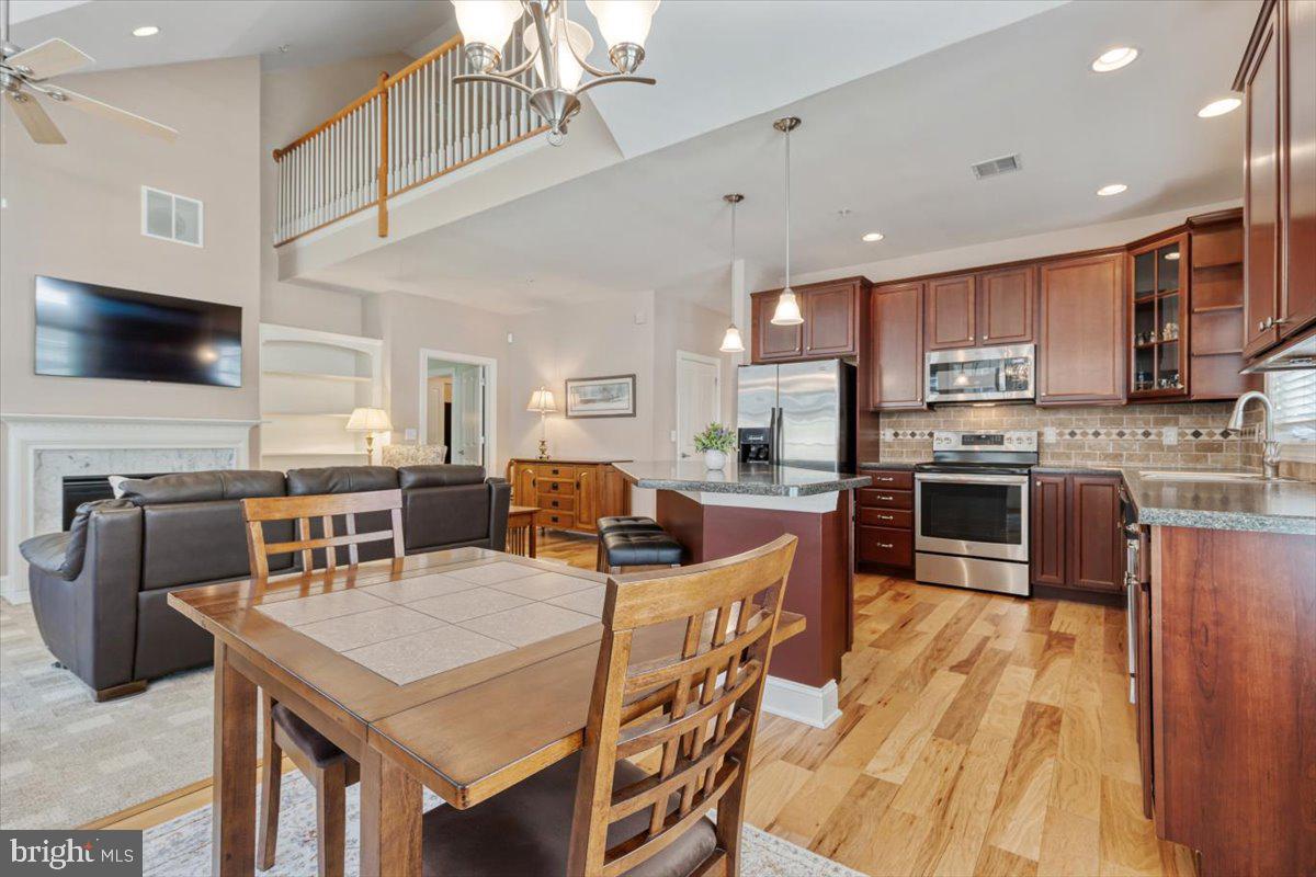 COLDSTREAM CROSSING - Residential