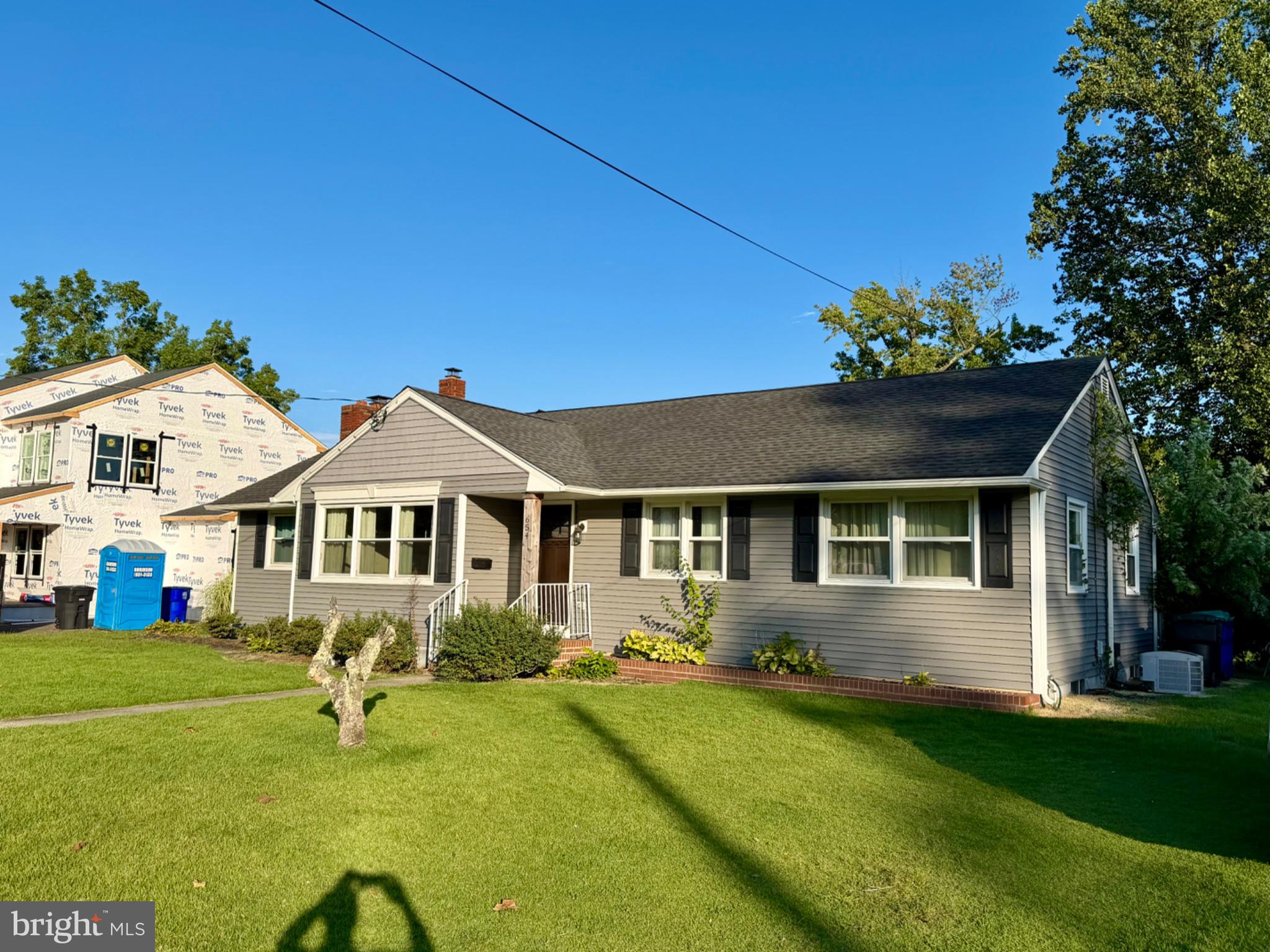 654 PEACH STREET