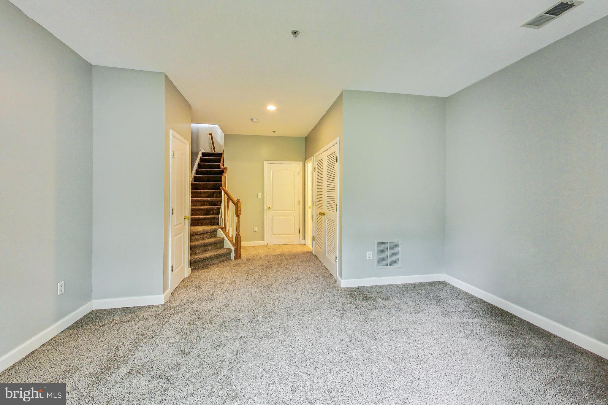 RUSSETT - Residential Lease