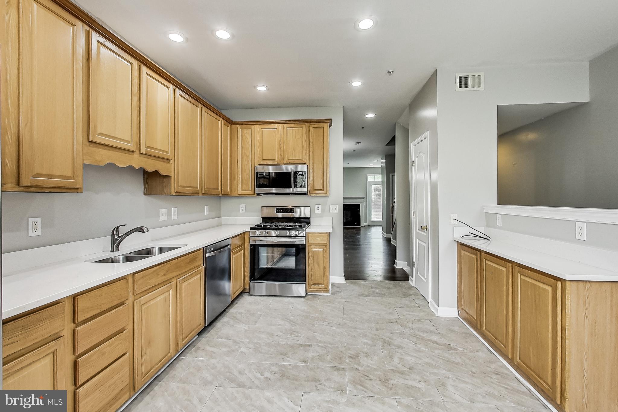 RUSSETT - Residential Lease