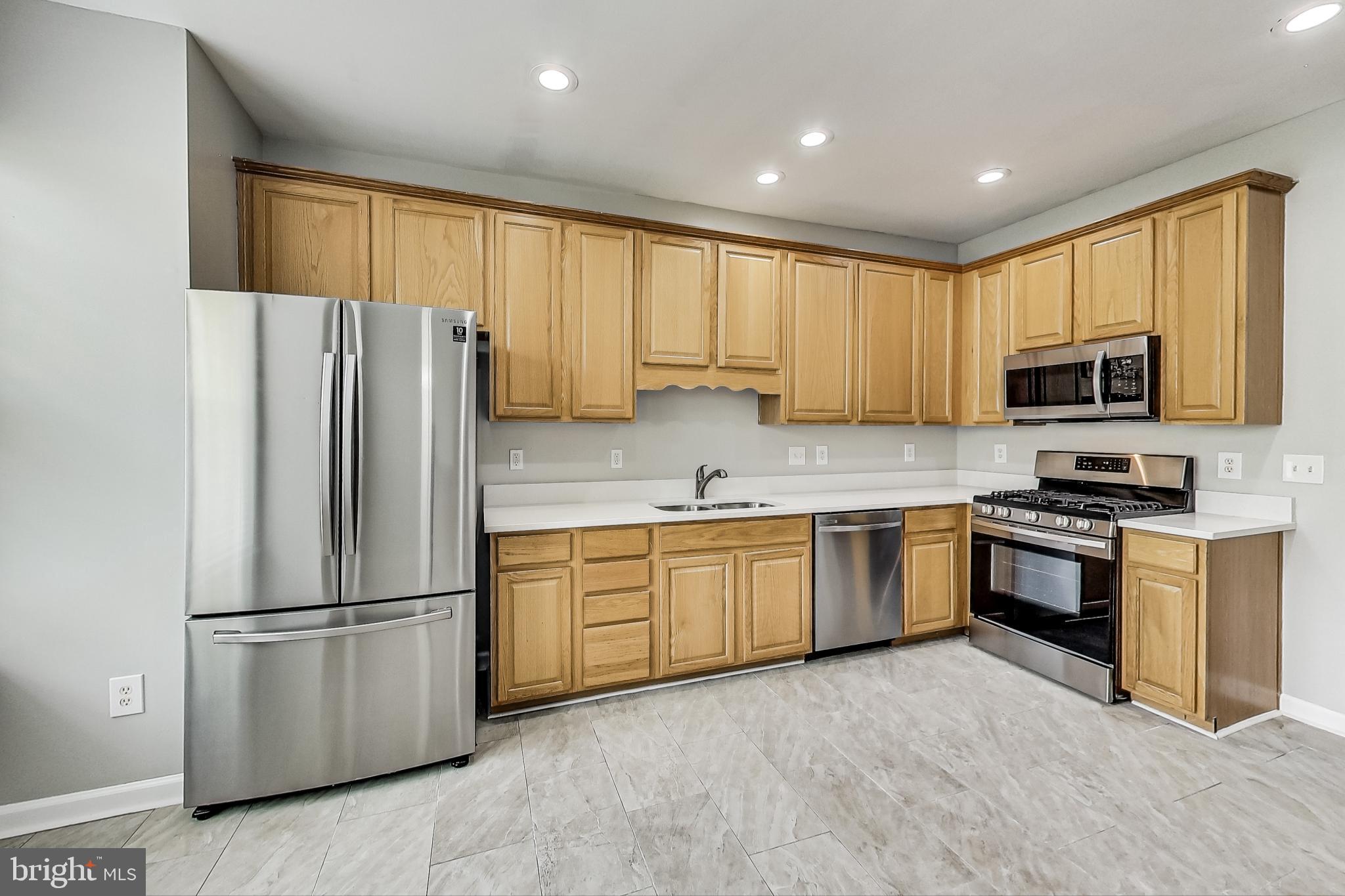 RUSSETT - Residential Lease