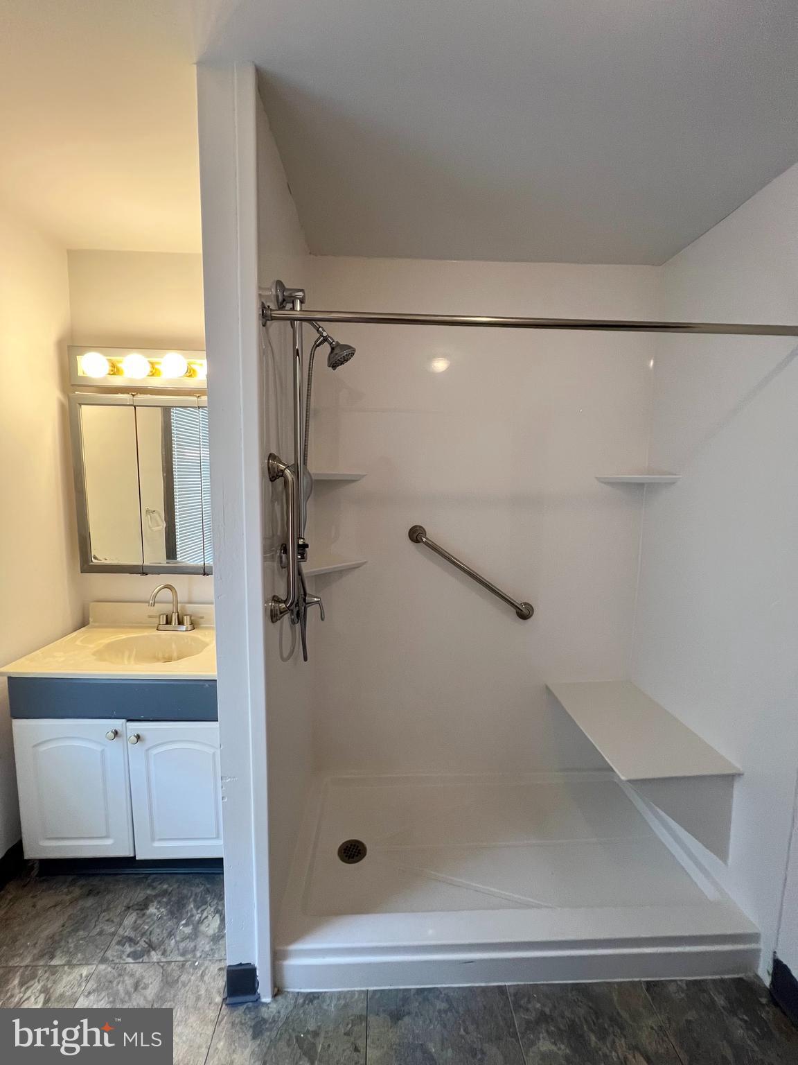 COBBS CREEK - Residential