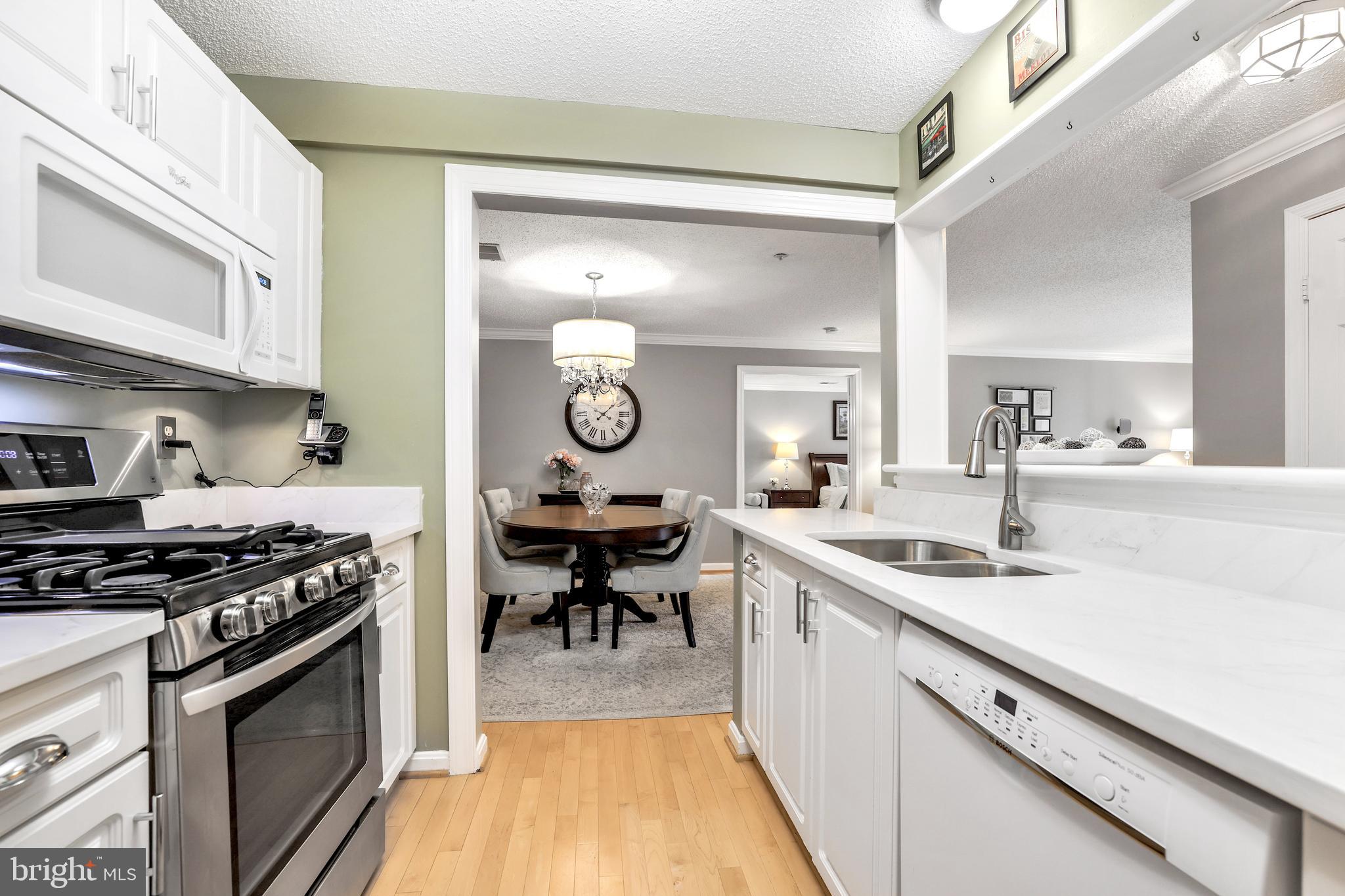 10003 VANDERBILT CIRCLE 4-1