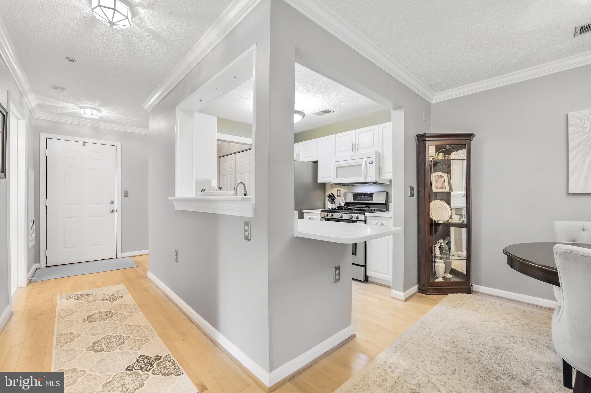 10003 VANDERBILT CIRCLE 4-1