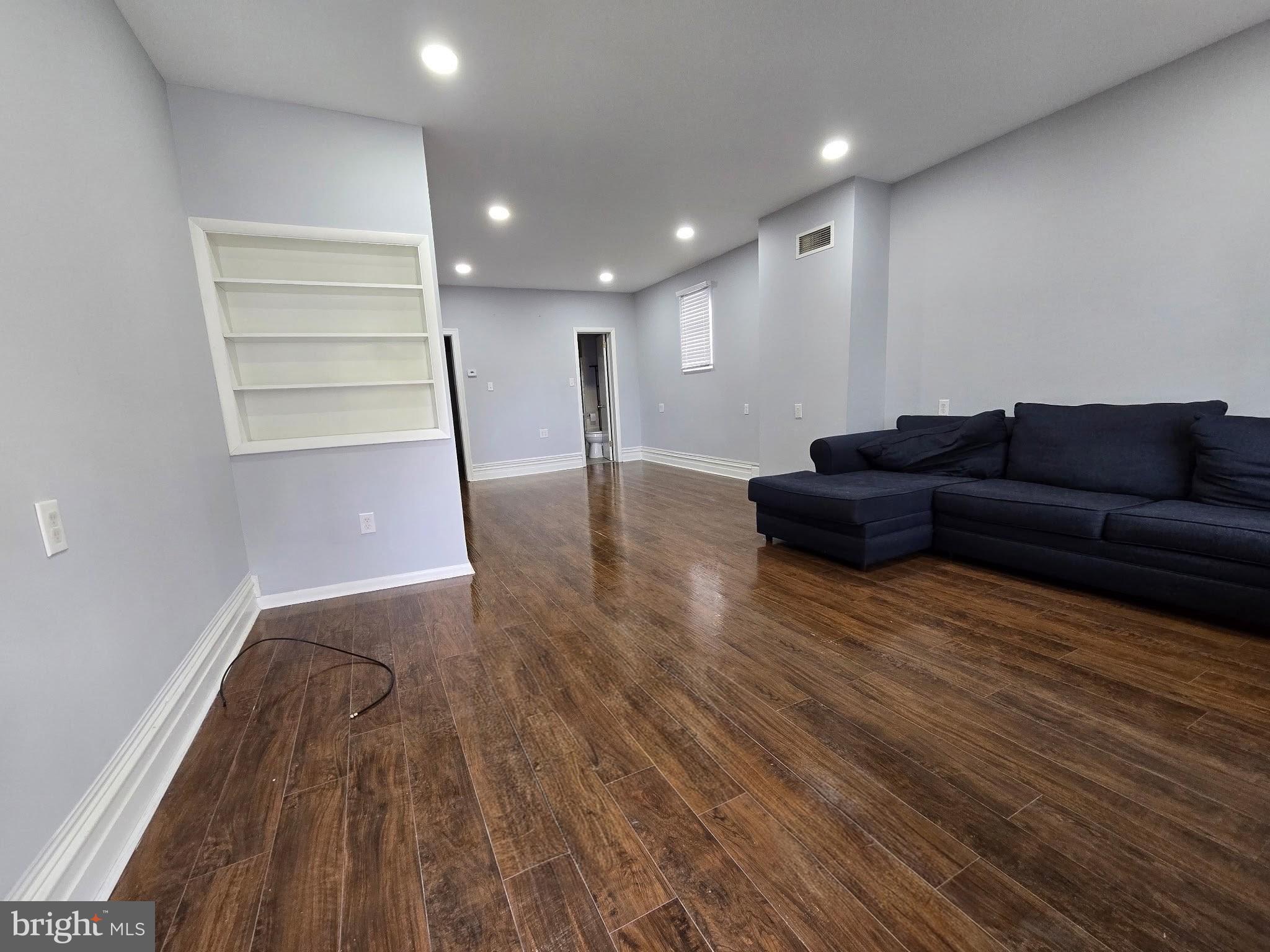 349 POPLAR STREET