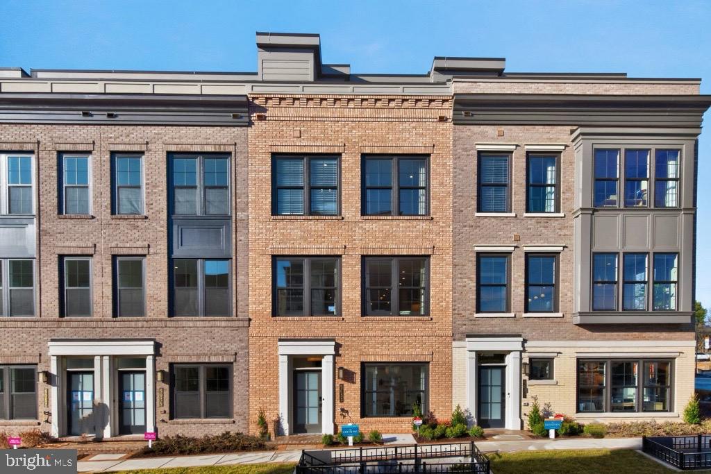 STRATHMORE VIEW - Residential