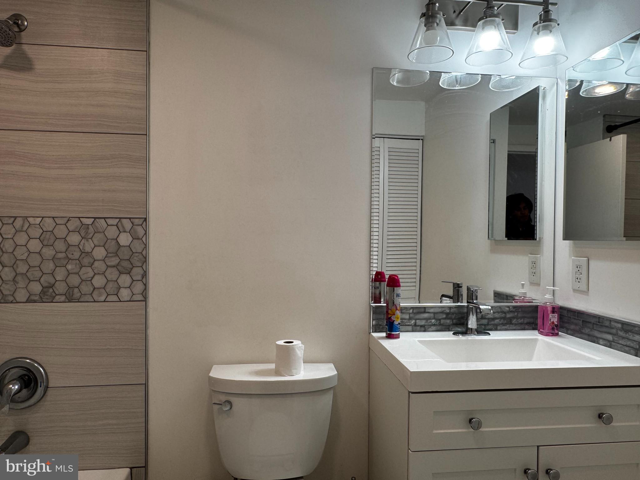 CORAL HILLS - Residential Lease