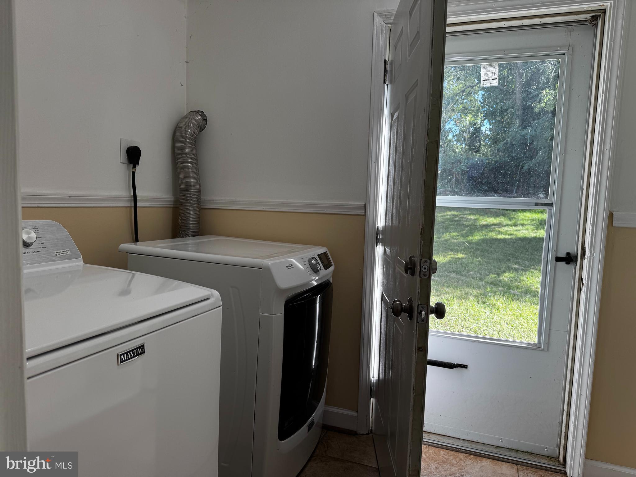 CORAL HILLS - Residential Lease