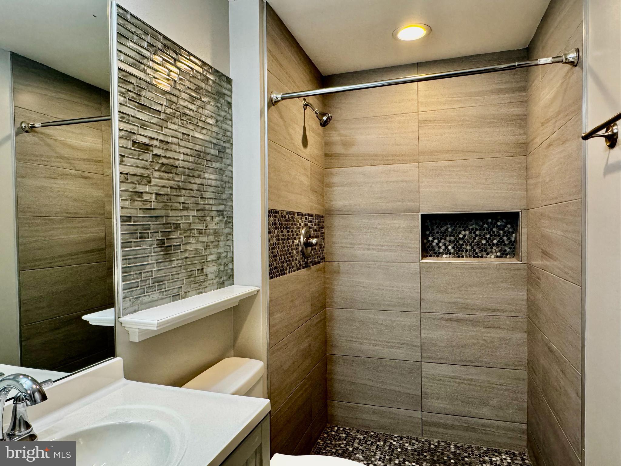 CORAL HILLS - Residential Lease