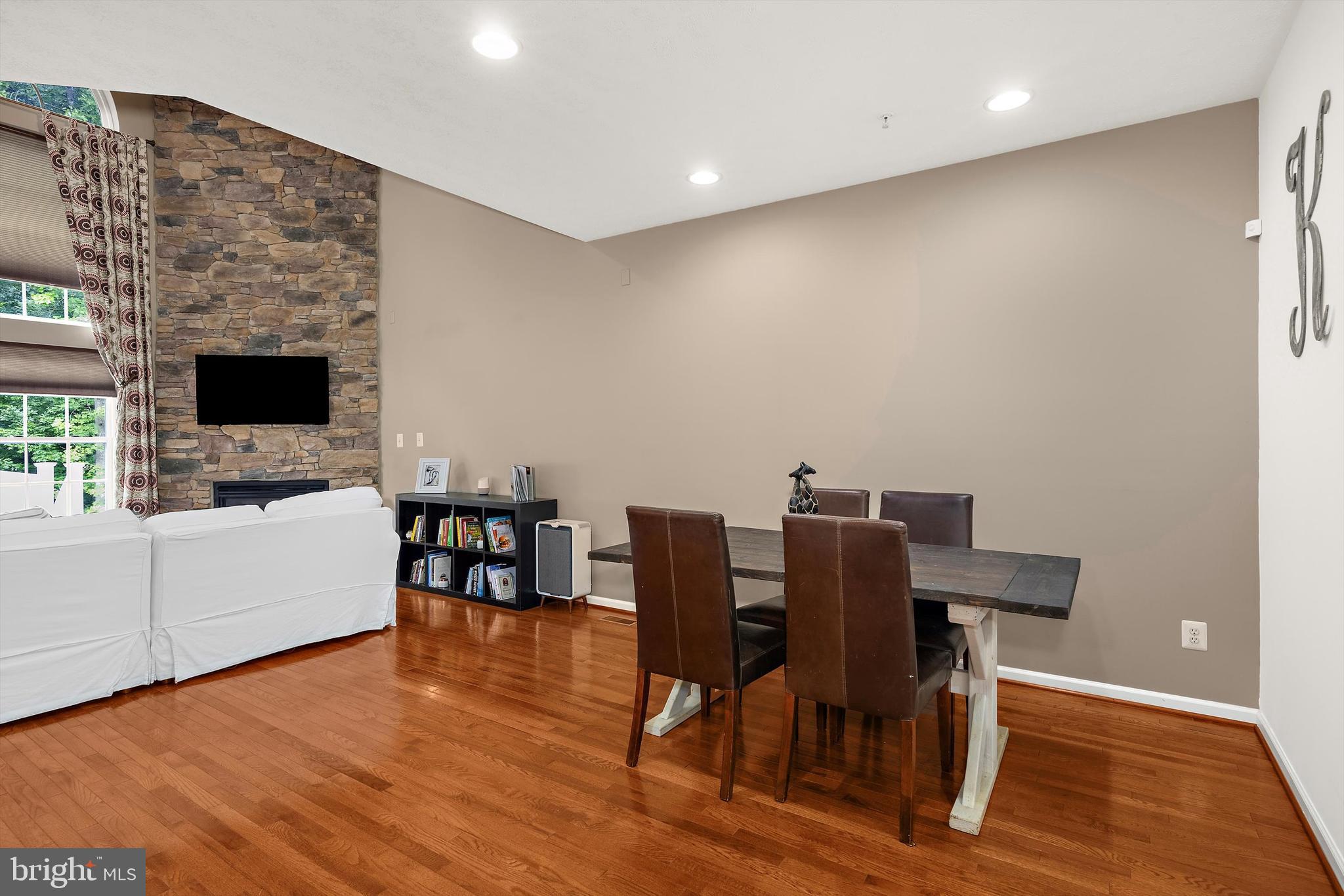 4749 THISTLE HILL DRIVE