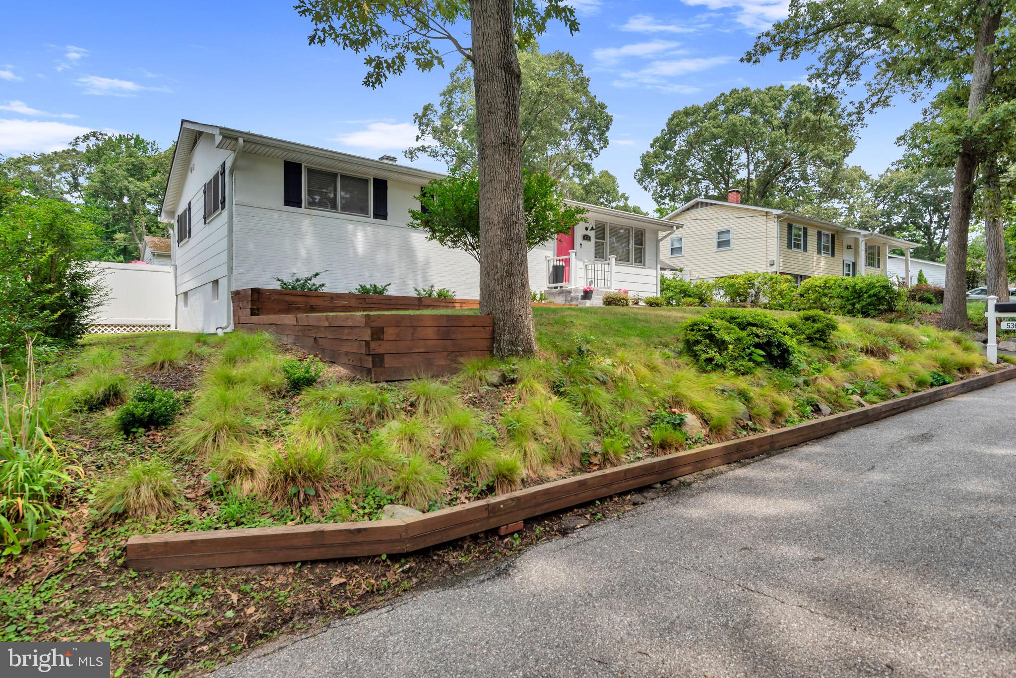 536 MANOR ROAD