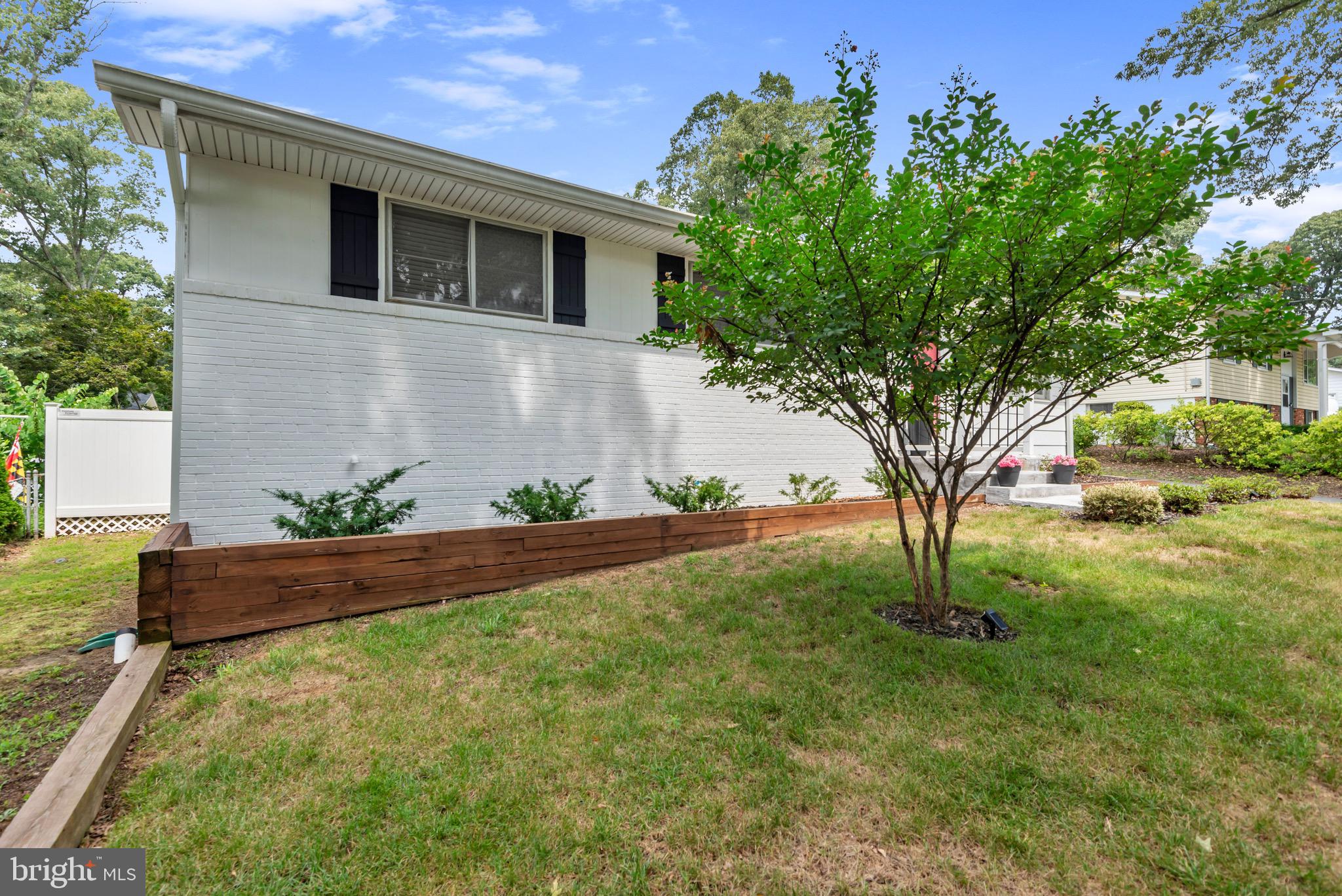 536 MANOR ROAD
