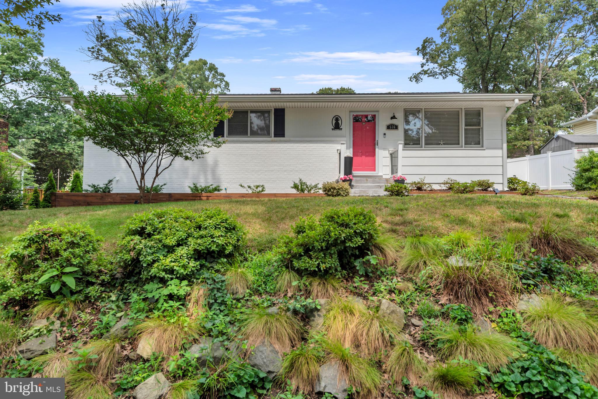 536 MANOR ROAD