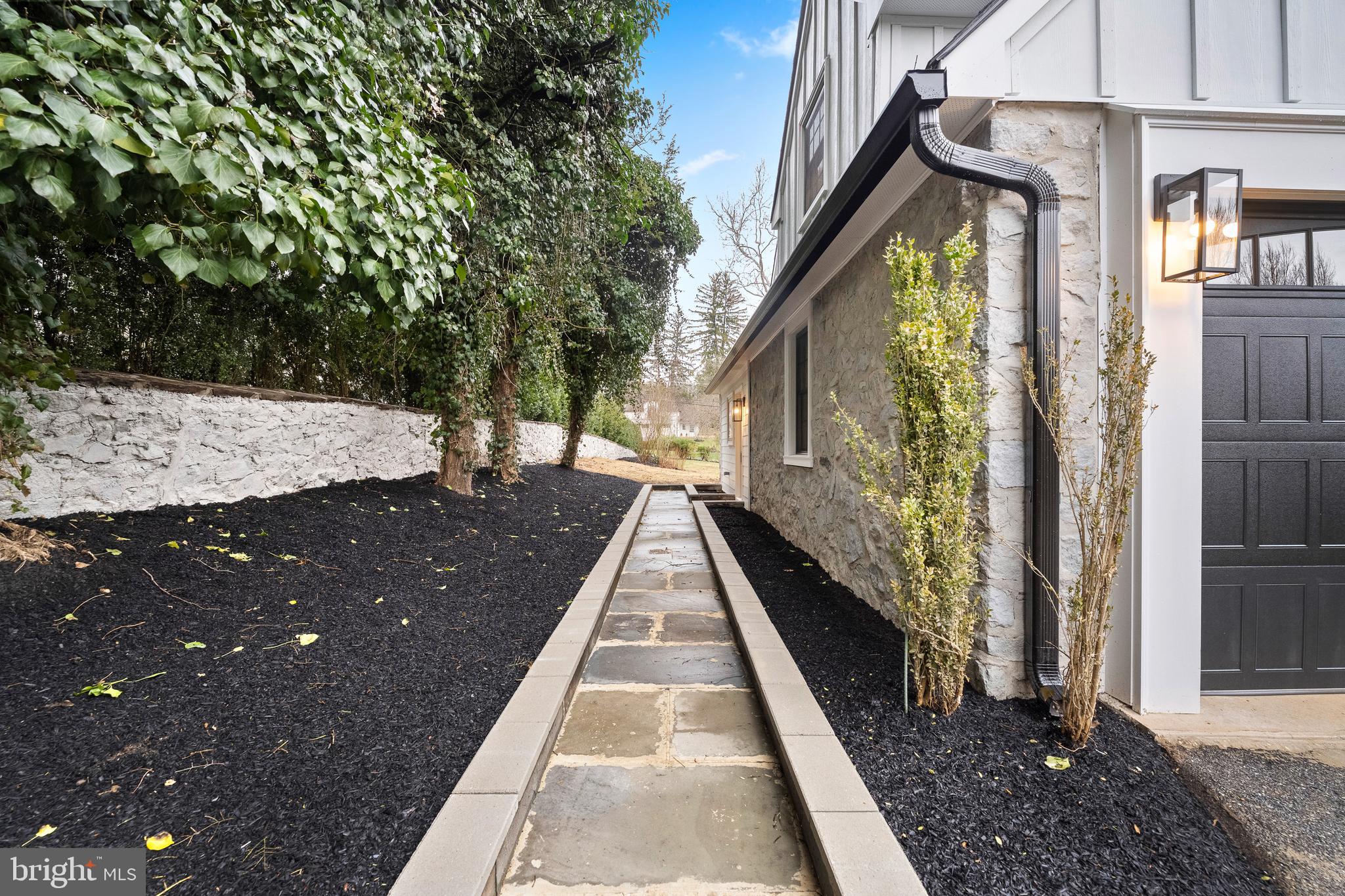 SOUTH WAYNE - Residential