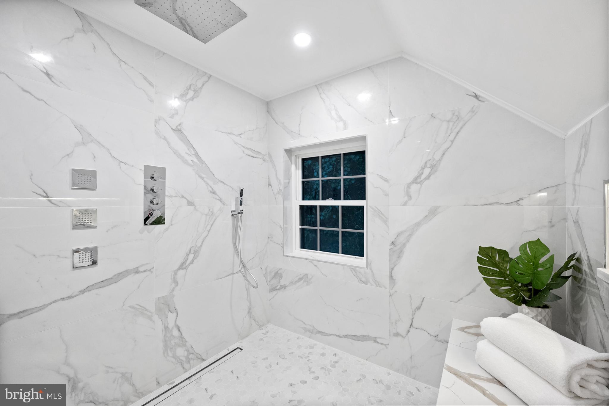 SOUTH WAYNE - Residential