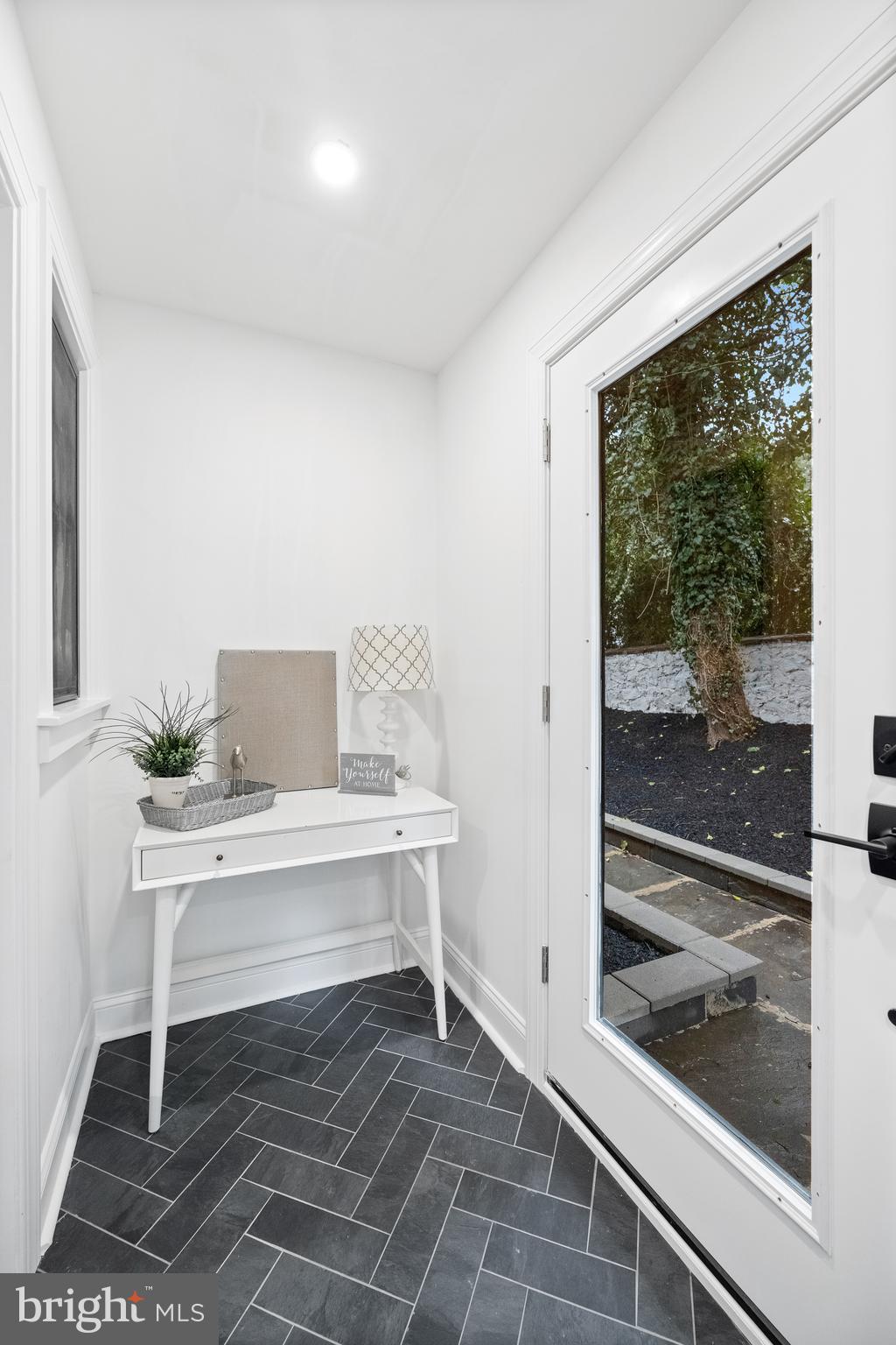 SOUTH WAYNE - Residential