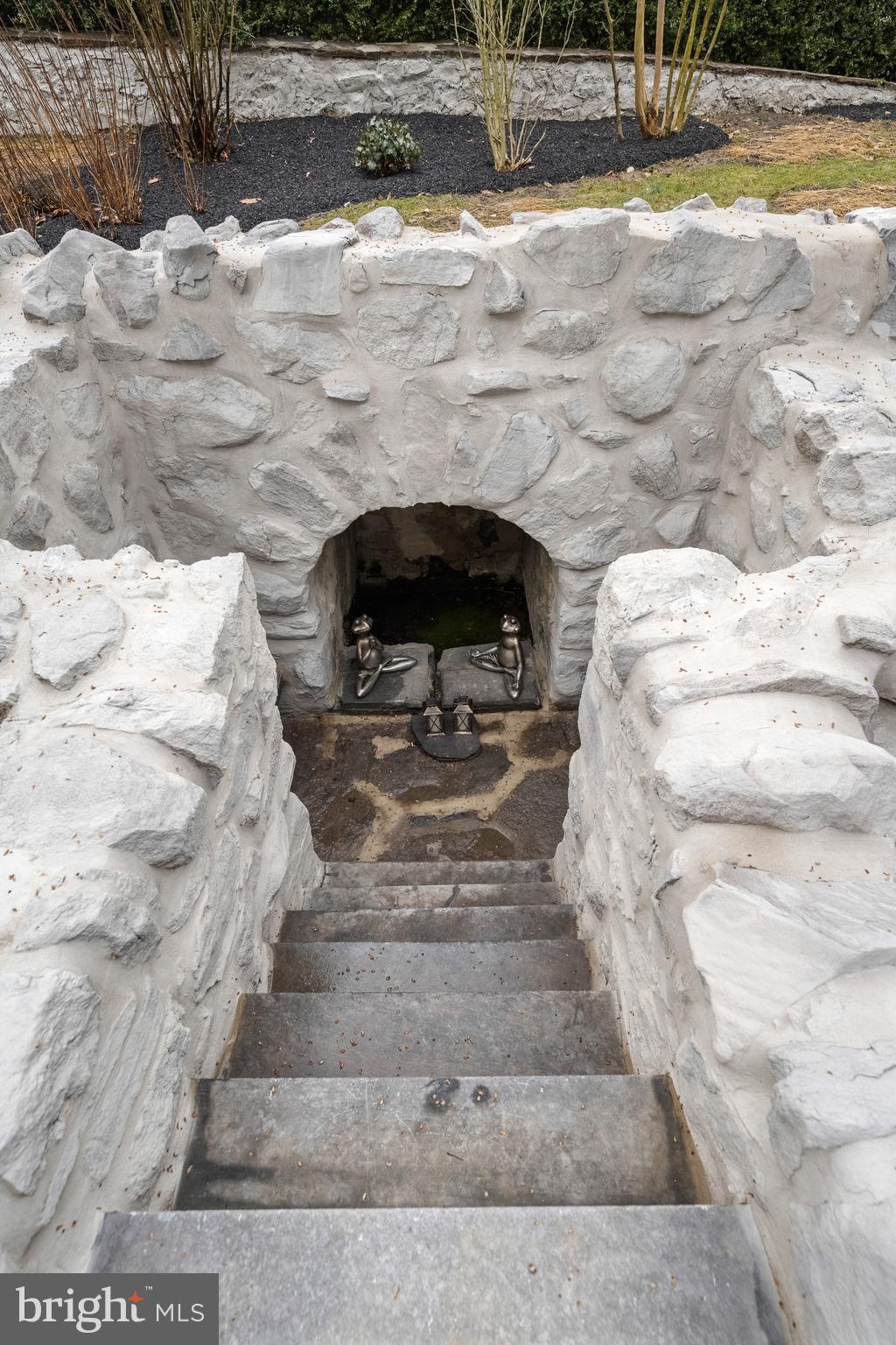 SOUTH WAYNE - Residential