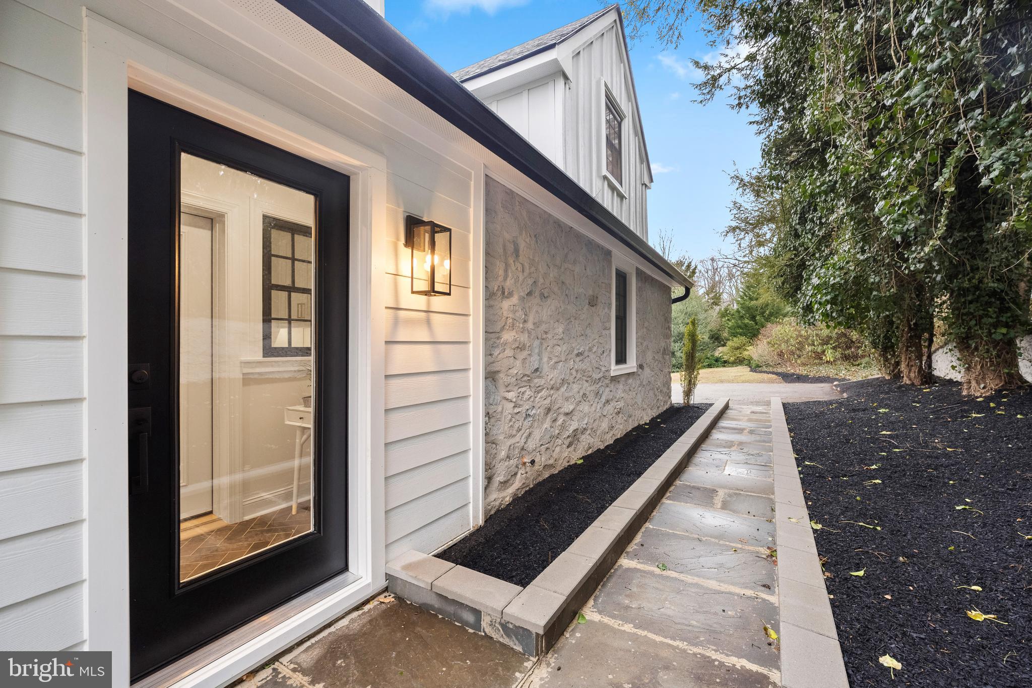 SOUTH WAYNE - Residential