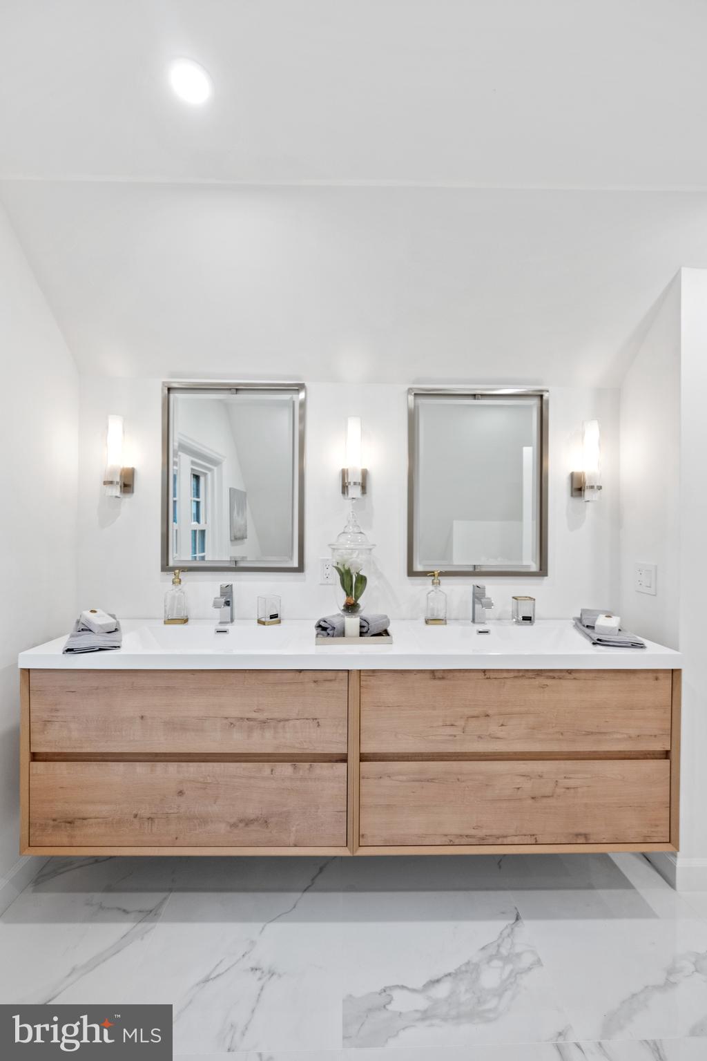 SOUTH WAYNE - Residential