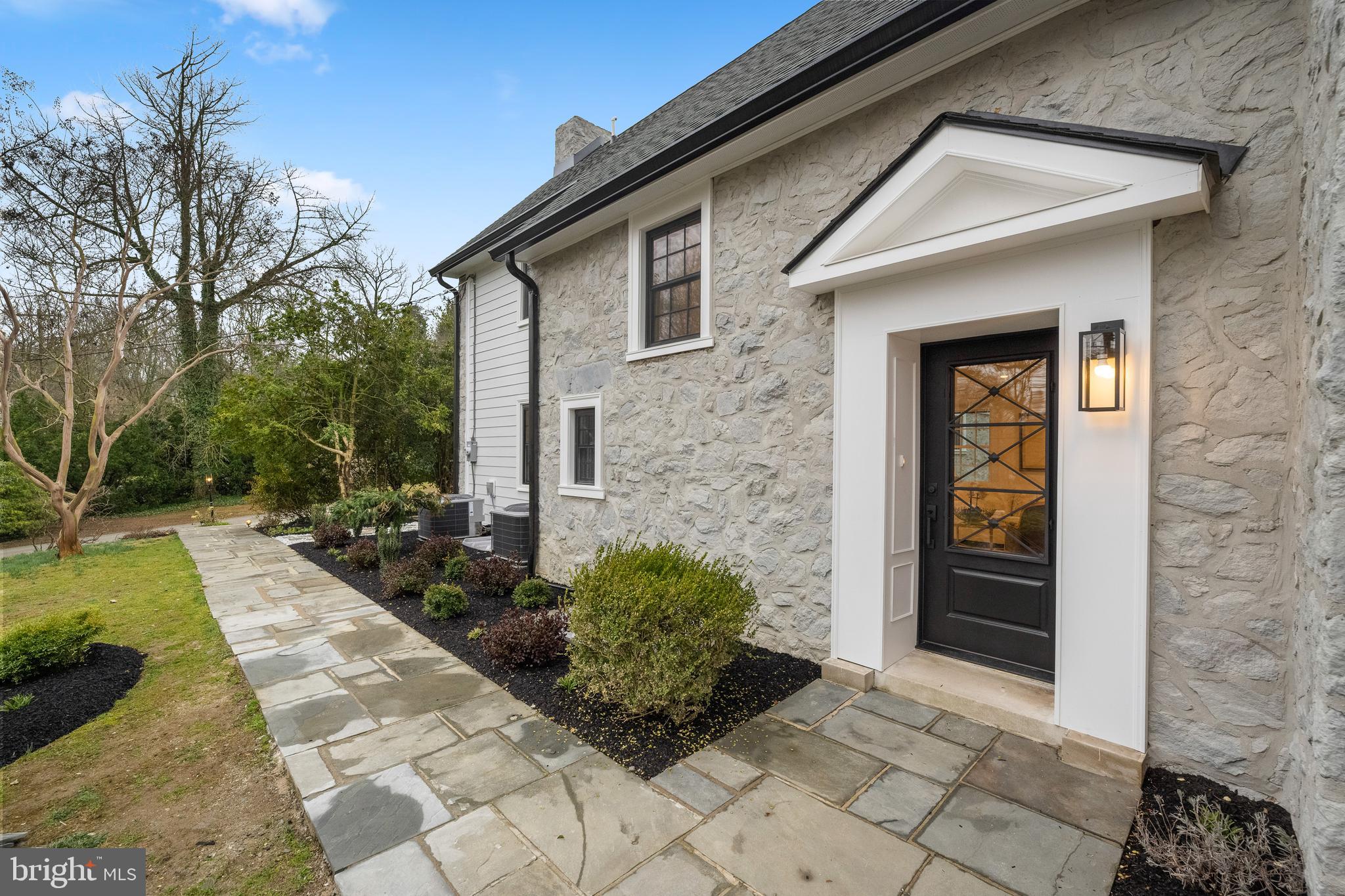 SOUTH WAYNE - Residential