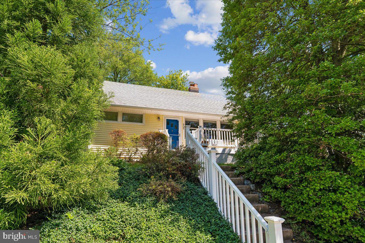 905 ROBIN ROAD