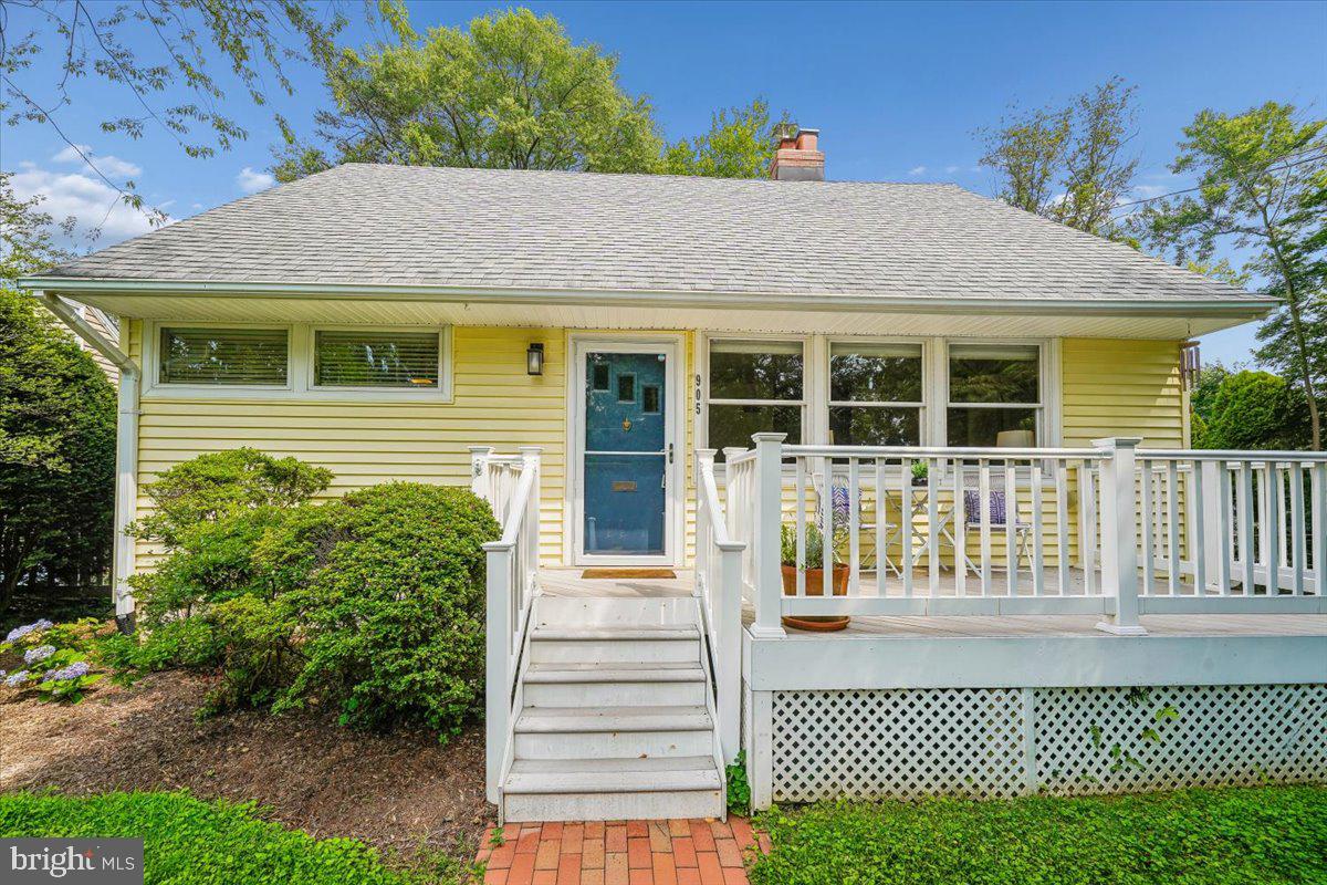 905 ROBIN ROAD