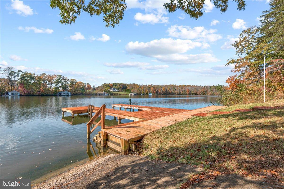 DOCK LUCK LANE