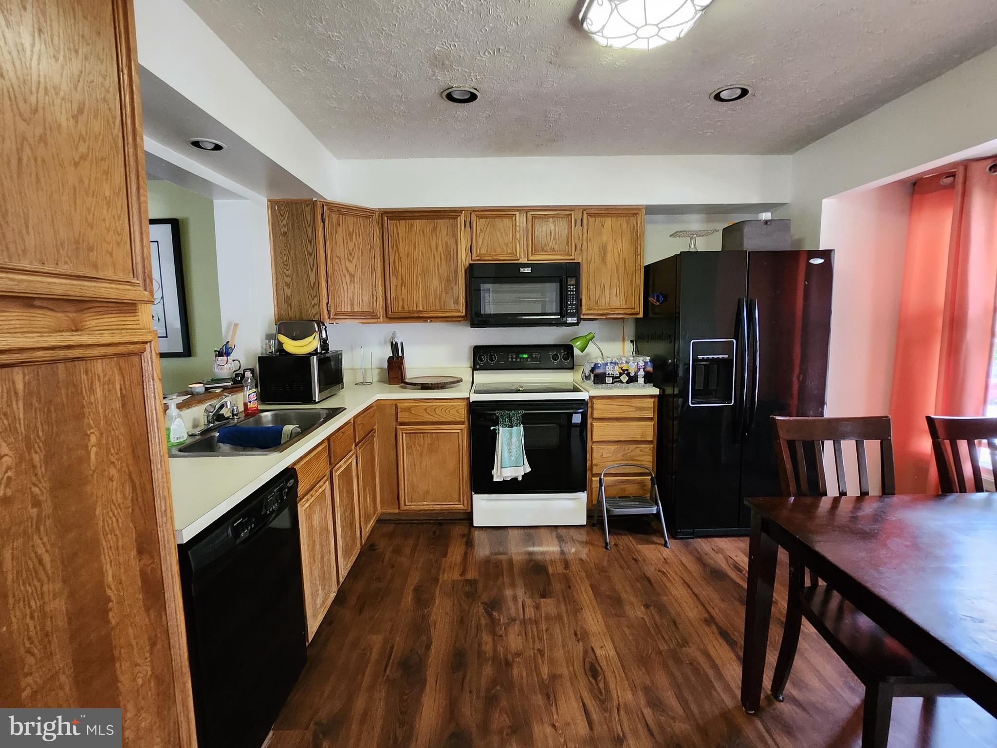 FAIRBROOK - Residential