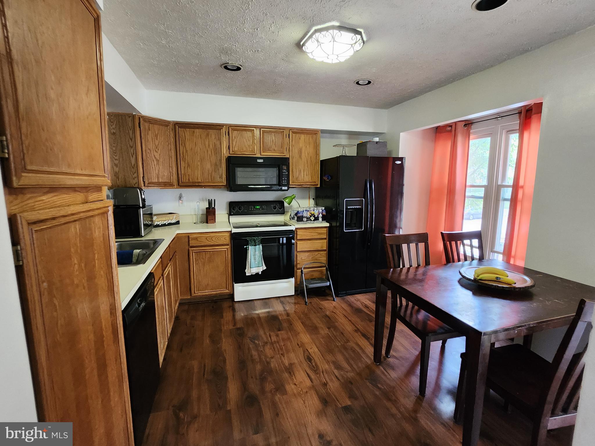 FAIRBROOK - Residential