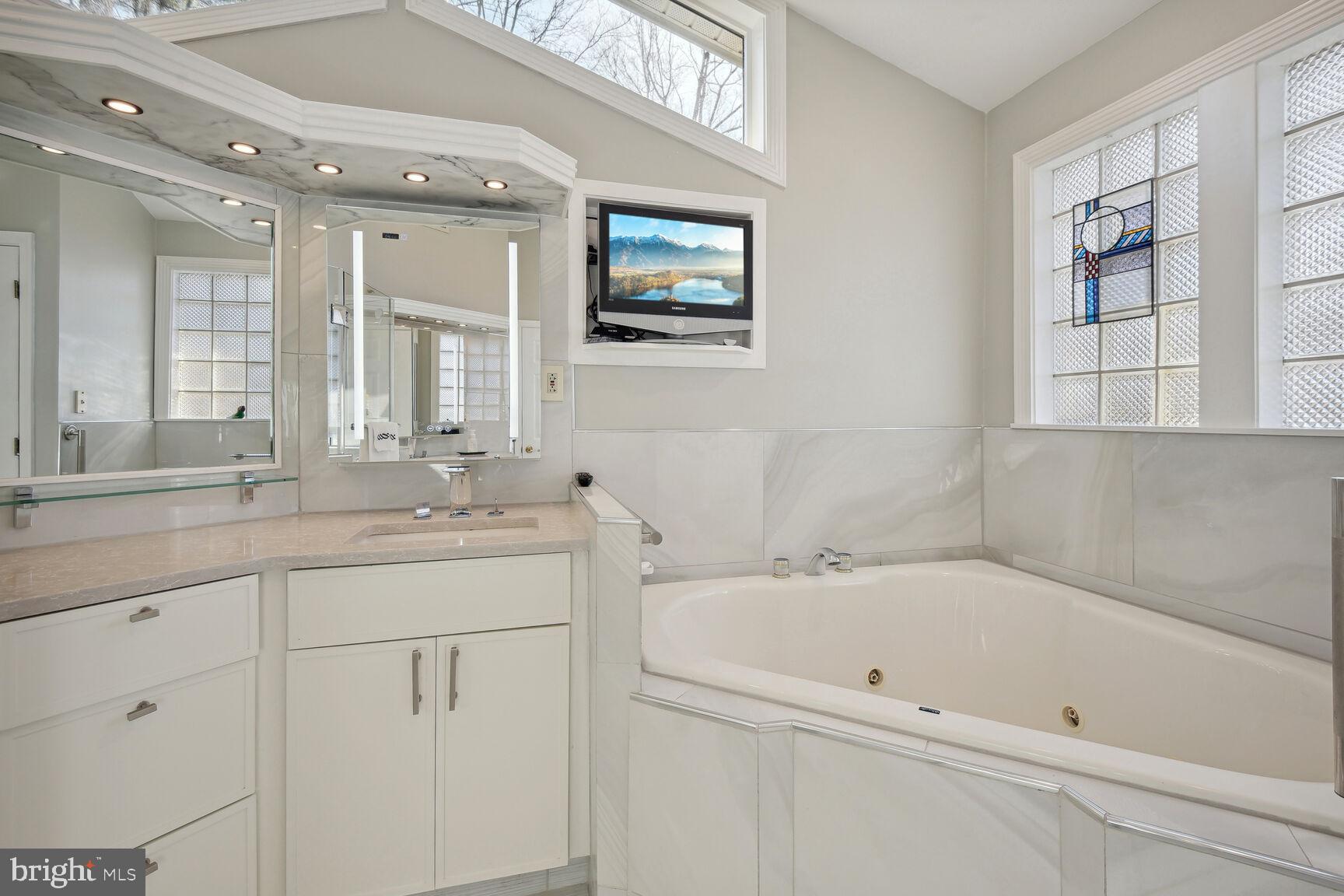 BURNING TREE VALLEY - Residential